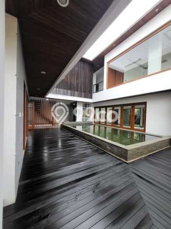Rumah Elit Modern Siap Huni di Pondok Indah Jakarta Selatan Rumah Elit Modern Siap Huni di Pondok Indah Jakarta Selatan