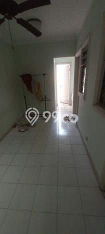 Rumah area Senayan, Dekat Stasiun, 5 KM, Luas 450m² LB 400m² Rumah area Senayan, Dekat Stasiun, 5 KM, Luas 450m² LB 400m²