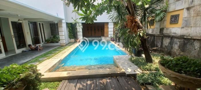 Rumah area Senayan, Dekat Stasiun, 5 KM, Luas 450m² LB 400m² Rumah area Senayan, Dekat Stasiun, 5 KM, Luas 450m² LB 400m²