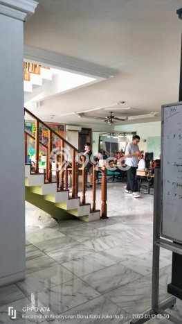 Lokasi terbaik! Rumah siap huni dikontrakkan di Kebayoran Baru LB 800m2 Lokasi terbaik! Rumah siap huni dikontrakkan di Kebayoran Baru LB 800m2