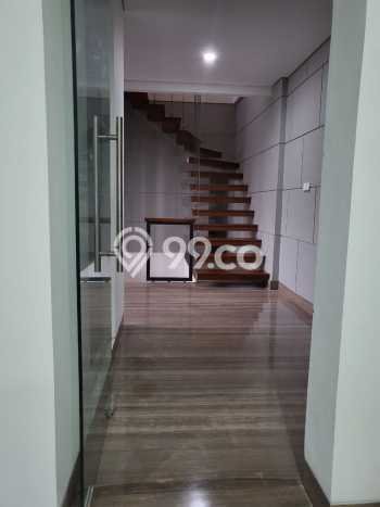 Rumah Elit Modern Siap Huni di Pondok Indah Jakarta Selatan Rumah Elit Modern Siap Huni di Pondok Indah Jakarta Selatan