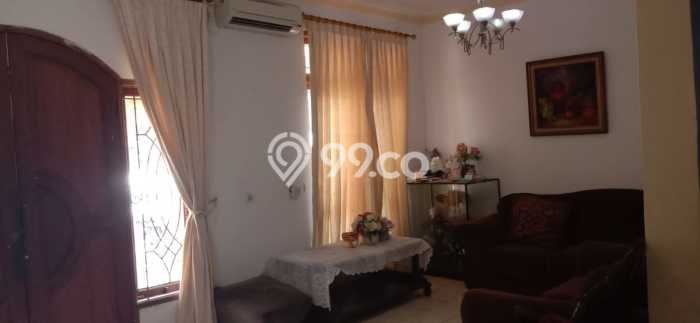 For Sale! Luxury House LT 345m2 Desain Modern di Senayan For Sale! Luxury House LT 345m2 Desain Modern di Senayan