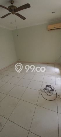 Rumah area Senayan, Dekat Stasiun, 5 KM, Luas 450m² LB 400m² Rumah area Senayan, Dekat Stasiun, 5 KM, Luas 450m² LB 400m²