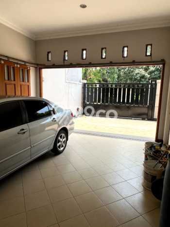Jual Rumah Luas Megah Dengan View Eksklusif di Pondok Kelapa, Jakarta Timur Jual Rumah Luas Megah Dengan View Eksklusif di Pondok Kelapa, Jakarta Timur