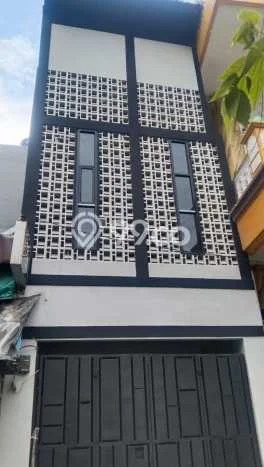 Disewakan Ruko di Pusat Kota Jakarta Selatan Ramai Strategis Disewakan Ruko di Pusat Kota Jakarta Selatan Ramai Strategis