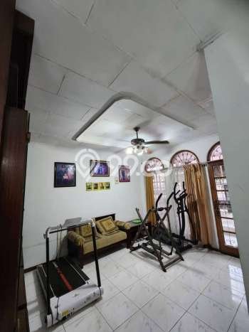 Ready to Use! Premium House LT 156m2 Desain Elegan di Kemanggisan Ready to Use! Premium House LT 156m2 Desain Elegan di Kemanggisan