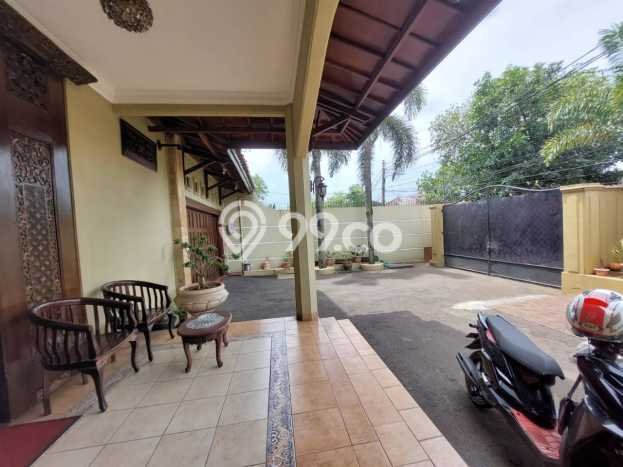 Jual Rumah Luas Megah Dengan View Cantik di Bambu Apus, Jakarta Timur Jual Rumah Luas Megah Dengan View Cantik di Bambu Apus, Jakarta Timur