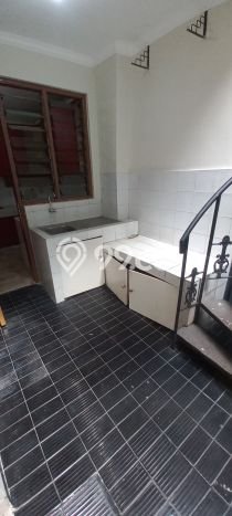 RECOMMENDED! Rumah di Fatmawati, 3 KM, Area Premium, Luas 200m² Bangunan 180m² RECOMMENDED! Rumah di Fatmawati, 3 KM, Area Premium, Luas 200m² Bangunan 180m²