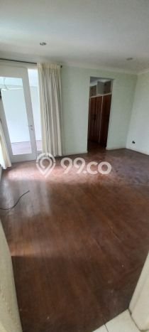 Rumah area Senayan, Dekat Stasiun, 5 KM, Luas 450m² LB 400m² Rumah area Senayan, Dekat Stasiun, 5 KM, Luas 450m² LB 400m²
