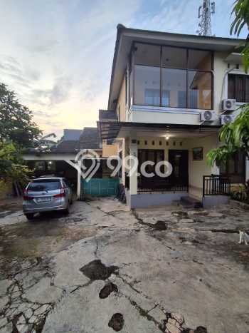 Rumah Elit LB 250m2 Siap Huni Desain Elegan di Taman Mini, Jakarta Timur Rumah Elit LB 250m2 Siap Huni Desain Elegan di Taman Mini, Jakarta Timur