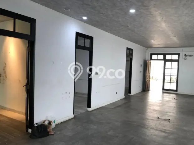 Rumah Tenang area Gondangdia, 4 KT, Luas 450m² LB 400m² Rumah Tenang area Gondangdia, 4 KT, Luas 450m² LB 400m²