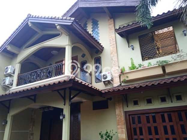 Jual Rumah Luas Megah Dengan View Cantik di Bambu Apus, Jakarta Timur Jual Rumah Luas Megah Dengan View Cantik di Bambu Apus, Jakarta Timur