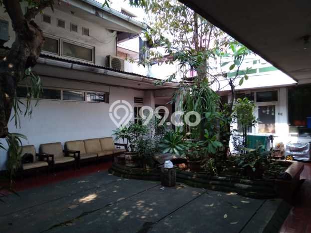 Dijual Rumah Luas Elegan Dengan View Cantik di Pos Pengumben, Jakarta Barat Dijual Rumah Luas Elegan Dengan View Cantik di Pos Pengumben, Jakarta Barat