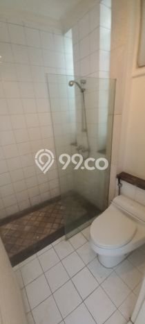 Rumah area Senayan, Dekat Stasiun, 5 KM, Luas 450m² LB 400m² Rumah area Senayan, Dekat Stasiun, 5 KM, Luas 450m² LB 400m²