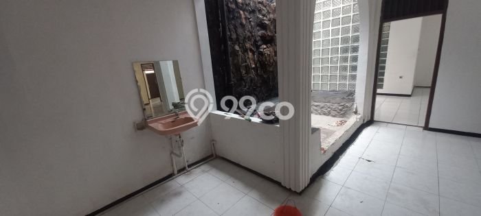 HOT DEAL! Rumah di Bintaro, 6 KT, Area Asri, Luas 250m² Bangunan 300m² HOT DEAL! Rumah di Bintaro, 6 KT, Area Asri, Luas 250m² Bangunan 300m²
