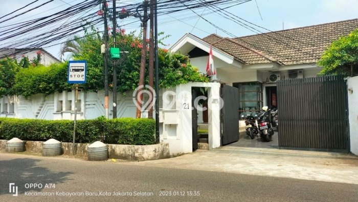 Lokasi terbaik! Rumah siap huni dikontrakkan di Kebayoran Baru LB 800m2 Lokasi terbaik! Rumah siap huni dikontrakkan di Kebayoran Baru LB 800m2