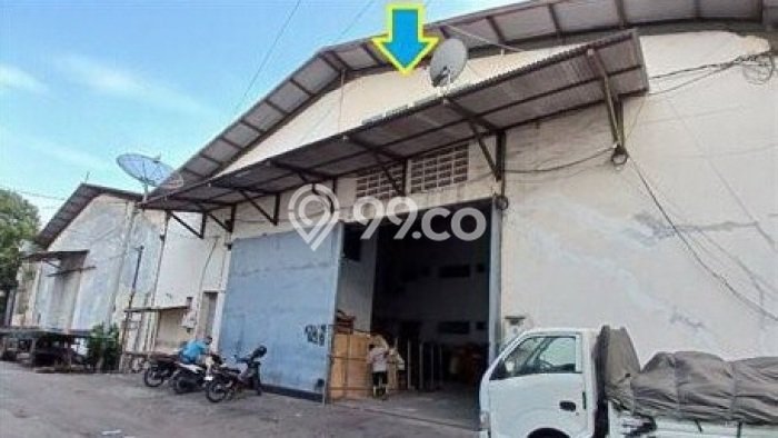 LOKASI STRATEGIS! Gudang di Darmo permai, Luas 480m2m², Kawasan Komersial LOKASI STRATEGIS! Gudang di Darmo permai, Luas 480m2m², Kawasan Komersial