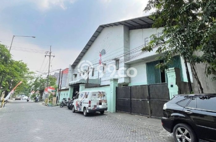 LOKASI PREMIUM! Gudang Kawasan Darmo permai, Luas 850m2m², Jalan Utama LOKASI PREMIUM! Gudang Kawasan Darmo permai, Luas 850m2m², Jalan Utama