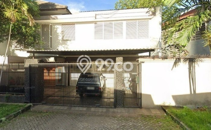 For Sale Rumah 4 Kamar Lokasi Ideal Bagus dan Strategis di Tenggilis Mejoyo For Sale Rumah 4 Kamar Lokasi Ideal Bagus dan Strategis di Tenggilis Mejoyo