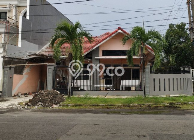 Rumah Eksklusif di Rungkut, Surabaya, Luas 331m2m² LB 331m2m² Rumah Eksklusif di Rungkut, Surabaya, Luas 331m2m² LB 331m2m²