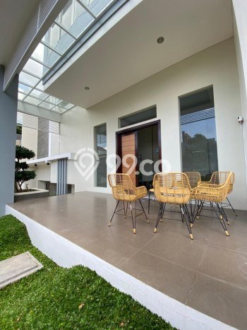 Ready to Use! Luxury House LT 701m2 Desain Modern di Soekarno Hatta Ready to Use! Luxury House LT 701m2 Desain Modern di Soekarno Hatta