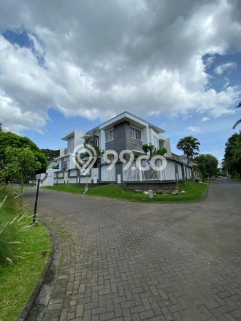 Ready to Use! Luxury House LT 701m2 Desain Modern di Soekarno Hatta Ready to Use! Luxury House LT 701m2 Desain Modern di Soekarno Hatta