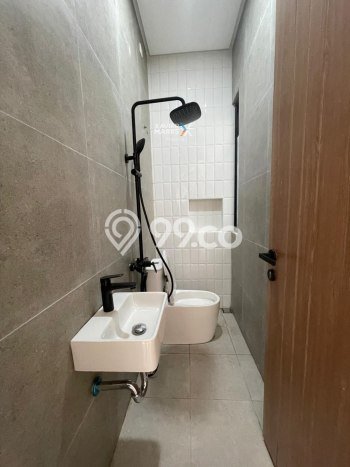 Disewakan! Rumah 3 Kamar Tidur &
1 Kamar Mandi di Tidar, Malang Disewakan! Rumah 3 Kamar Tidur &
1 Kamar Mandi di Tidar, Malang