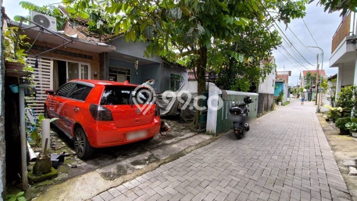Rumah Modern Minimalis 9 KT Bisa Langsung Pindah di Sleman Rumah Modern Minimalis 9 KT Bisa Langsung Pindah di Sleman