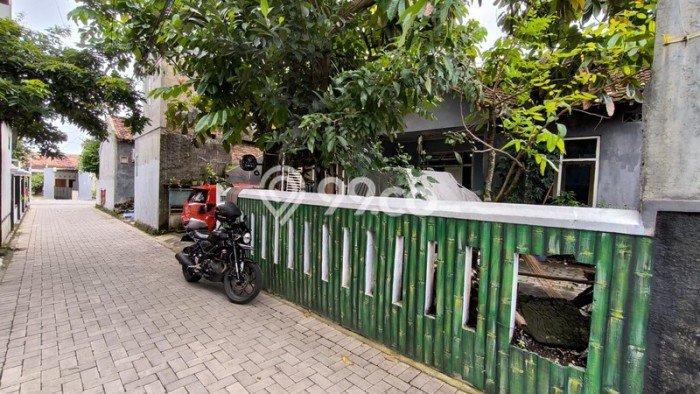 Rumah Modern Minimalis 9 KT Bisa Langsung Pindah di Sleman Rumah Modern Minimalis 9 KT Bisa Langsung Pindah di Sleman