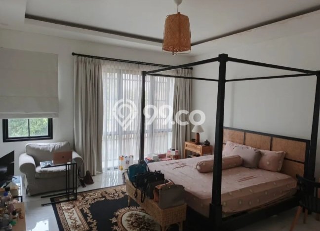Rumah Elit LB 270m2 Siap Huni Desain Elegan di BSD City, Tangerang Rumah Elit LB 270m2 Siap Huni Desain Elegan di BSD City, Tangerang