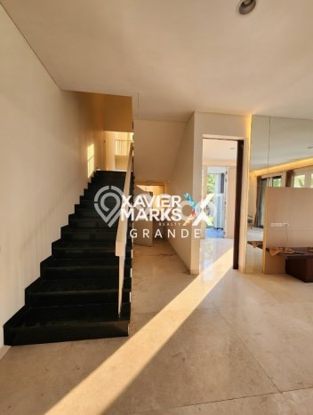 Rumah Mewah Dijual LT 324m2 di Mulyorejo, Surabaya Rumah Mewah Dijual LT 324m2 di Mulyorejo, Surabaya