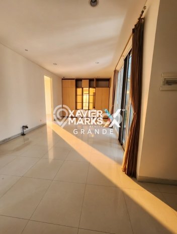 Rumah Mewah Dijual LT 324m2 di Mulyorejo, Surabaya Rumah Mewah Dijual LT 324m2 di Mulyorejo, Surabaya