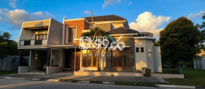 Rumah Mewah Siap Huni LT 232m2 di Tenggilis Mejoyo, Surabaya Rumah Mewah Siap Huni LT 232m2 di Tenggilis Mejoyo, Surabaya