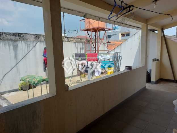 Rumah Strategis area Astanaanyar, Bandung, LT 221m2m² LB 250m2m² - HARGA NEGO! Rumah Strategis area Astanaanyar, Bandung, LT 221m2m² LB 250m2m² - HARGA NEGO!