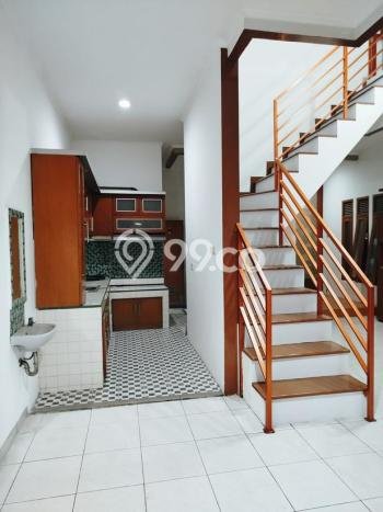 Rumah 5 KT 4 KM Dekat Kampus di , Bandung Rumah 5 KT 4 KM Dekat Kampus di , Bandung