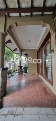 Dijual Rumah Luas Elegan Dengan View Cantik di Bintaro, Tangerang Selatan Dijual Rumah Luas Elegan Dengan View Cantik di Bintaro, Tangerang Selatan