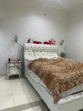 Rumah Elit LB 350m2 Siap Huni Desain Elegan di Bintaro, Tangerang Selatan Rumah Elit LB 350m2 Siap Huni Desain Elegan di Bintaro, Tangerang Selatan