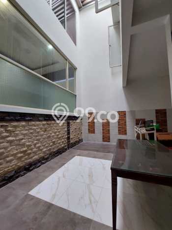 Rumah Luxury Modern Siap Huni di Bintaro Tangerang Selatan Rumah Luxury Modern Siap Huni di Bintaro Tangerang Selatan