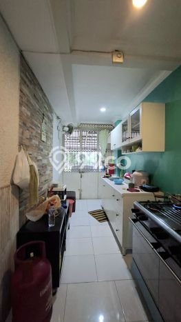 Hunian Mewah LB 141m2 Siap Huni Desain Elegan di Bintaro, Tangerang Selatan Hunian Mewah LB 141m2 Siap Huni Desain Elegan di Bintaro, Tangerang Selatan