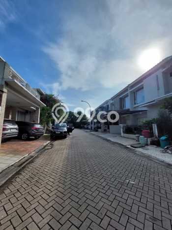 Rumah Luxury Modern Siap Huni di Bintaro Tangerang Selatan Rumah Luxury Modern Siap Huni di Bintaro Tangerang Selatan