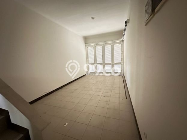 Rumah Mewah LB 350m2 Siap Huni Desain Elegan di Kota Baru Parahyangan, Bandung Rumah Mewah LB 350m2 Siap Huni Desain Elegan di Kota Baru Parahyangan, Bandung