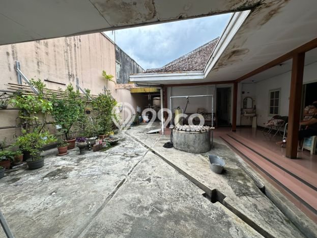 Rumah Elit LB 300m2 Siap Pakai Desain Elegan di Gatot Subroto, Bandung Rumah Elit LB 300m2 Siap Pakai Desain Elegan di Gatot Subroto, Bandung