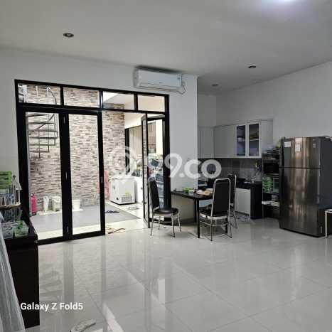 Rumah Asri area Taman Kopo Indah, Bandung, Luas 266m² Bangunan 210m² Rumah Asri area Taman Kopo Indah, Bandung, Luas 266m² Bangunan 210m²