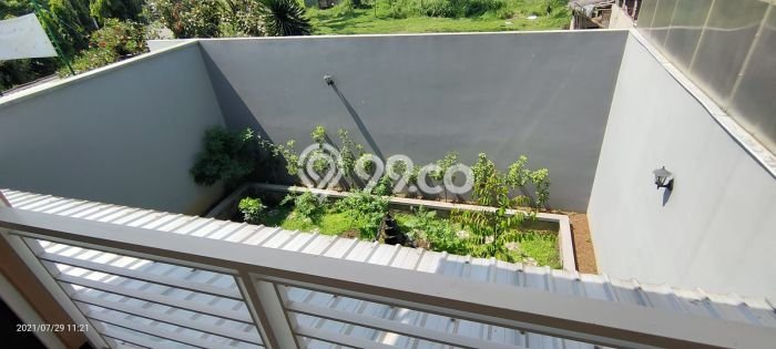 For Sale! Luxury House LT 405m2 Desain Elegan di Taman Holis Indah For Sale! Luxury House LT 405m2 Desain Elegan di Taman Holis Indah