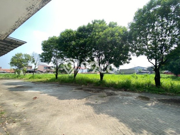 Gudang untuk Disewa di Pusat Bandung Luas Bangunan 2400m2 Gudang untuk Disewa di Pusat Bandung Luas Bangunan 2400m2