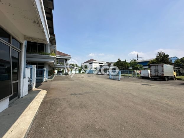 Unit Gudang Disewakan di Moch Toha di Area Ramai & Strategis Unit Gudang Disewakan di Moch Toha di Area Ramai & Strategis