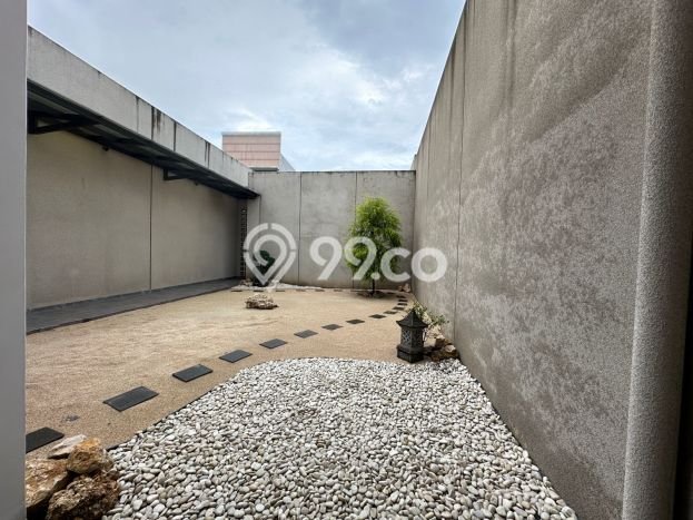 Rumah Elit Modern Tanpa Renovasi di Mekar Wangi Bandung Rumah Elit Modern Tanpa Renovasi di Mekar Wangi Bandung