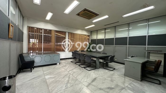 Unit Gudang Disewakan di Moch Toha di Area Ramai & Strategis Unit Gudang Disewakan di Moch Toha di Area Ramai & Strategis