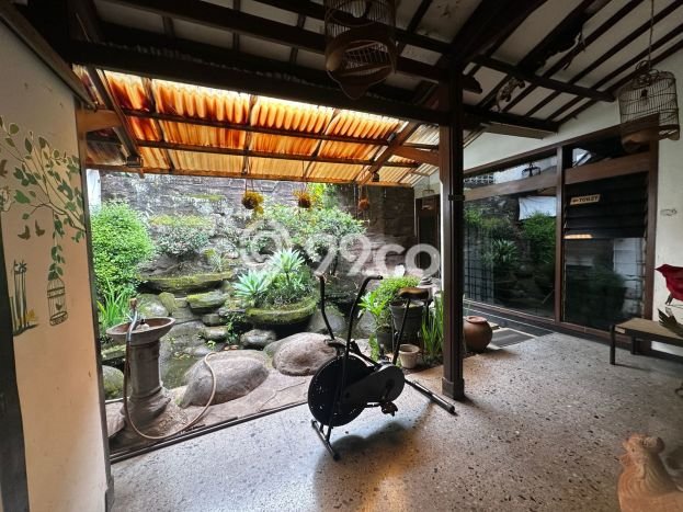 For Sale! Luxury House LT 600m2 Desain Modern di Bandung Kota For Sale! Luxury House LT 600m2 Desain Modern di Bandung Kota