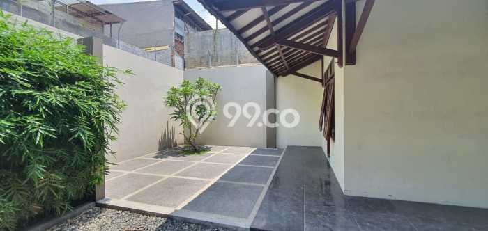 Rumah Mewah LB 350m2 Siap Pakai Desain Elegan di Taman Holis Indah, Bandung Rumah Mewah LB 350m2 Siap Pakai Desain Elegan di Taman Holis Indah, Bandung